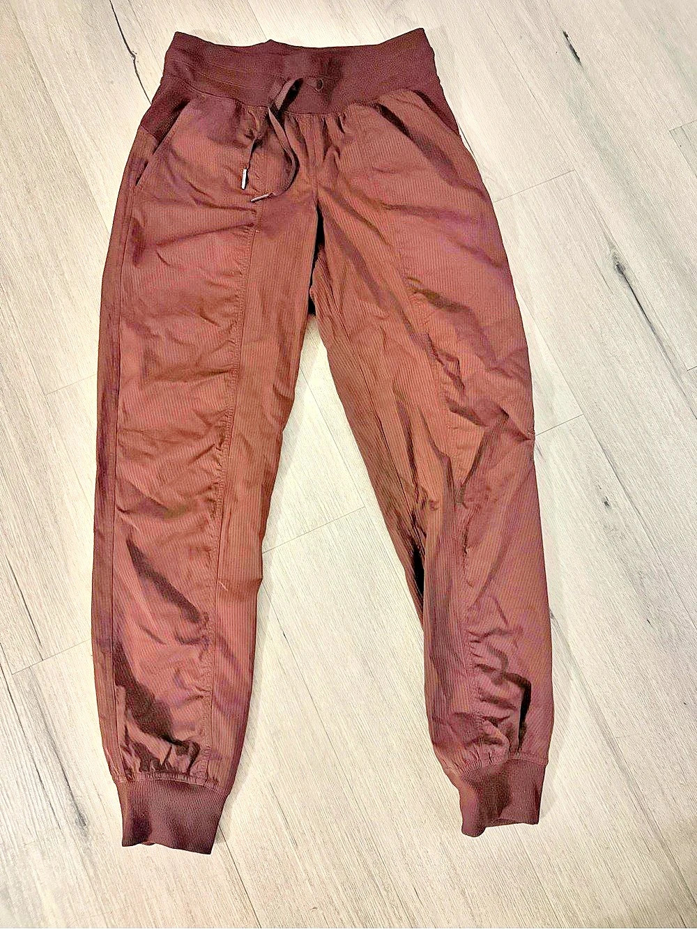 Lululemon Brown Jogger Pants size 4